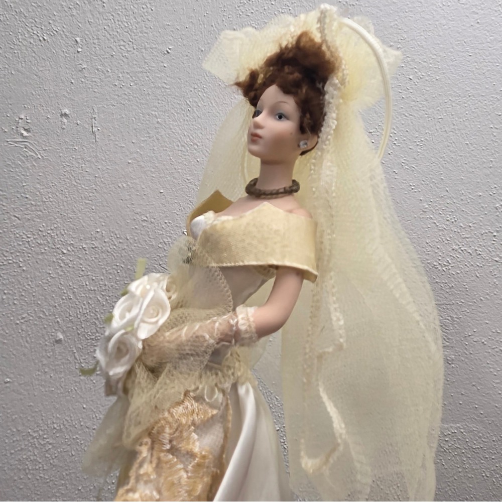 Vintage Collection Ashton-Drake Galleries Porcelain Wedding Bride Doll Victorian